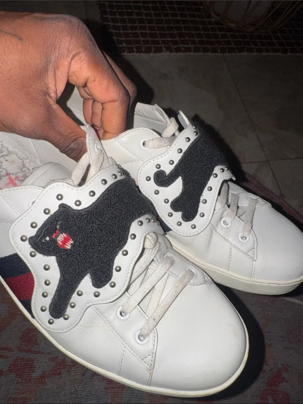 Gucci White Leather Sneakers with Black Appliqué and Red-Green Web